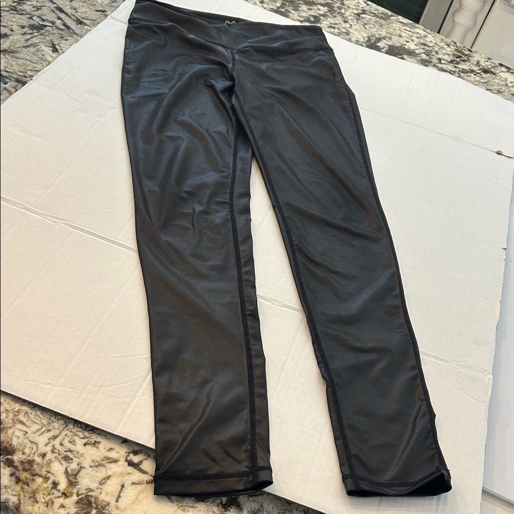 TNA Glo Tone Shinny Black Leggings